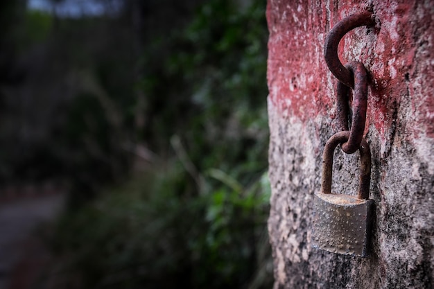 Photo close-up of rusty metal chain