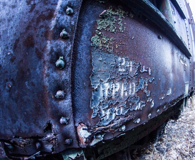 Photo close-up of rusty train