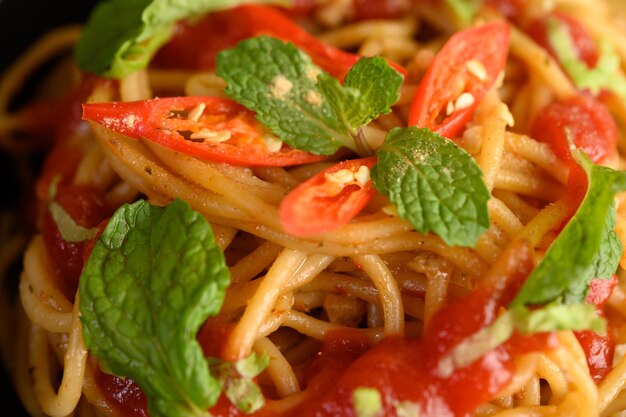 Foto prossimo piano di un'insalata servita in piatto