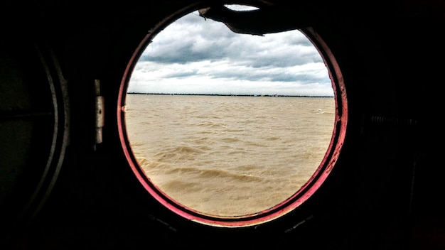 Photo close-up of sea against sky