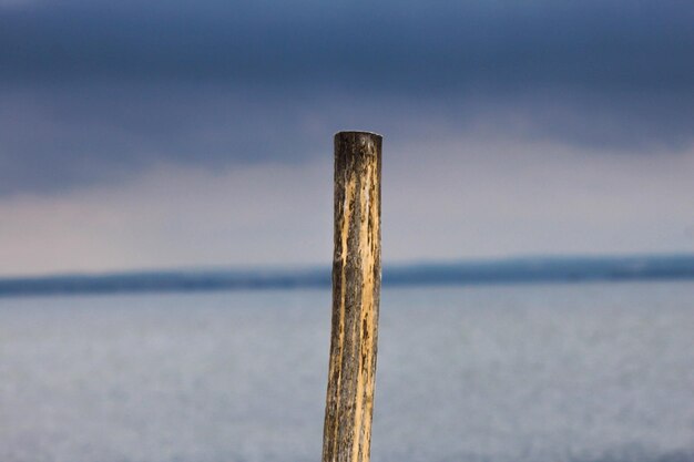 Photo close-up of sea against sky