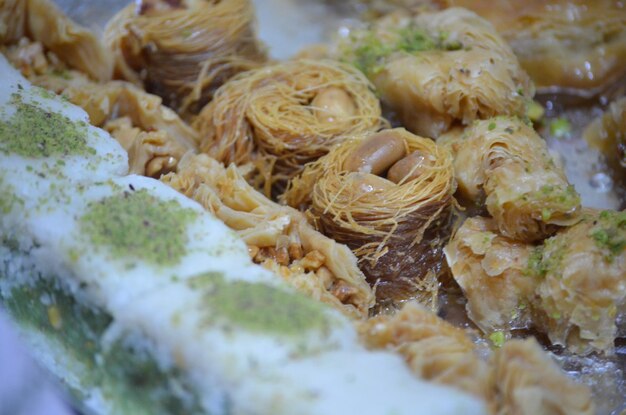 Foto close-up di baklava servito un dolce palestinese