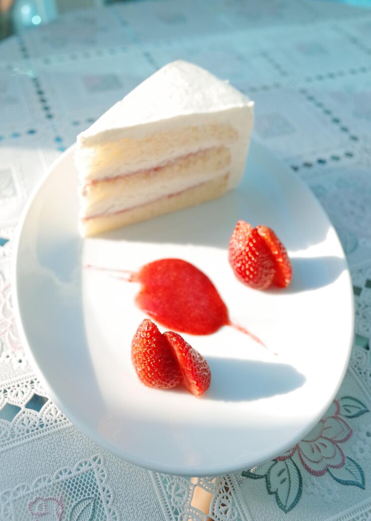 Photo 皿の上で提供された食べ物のクローズアップ