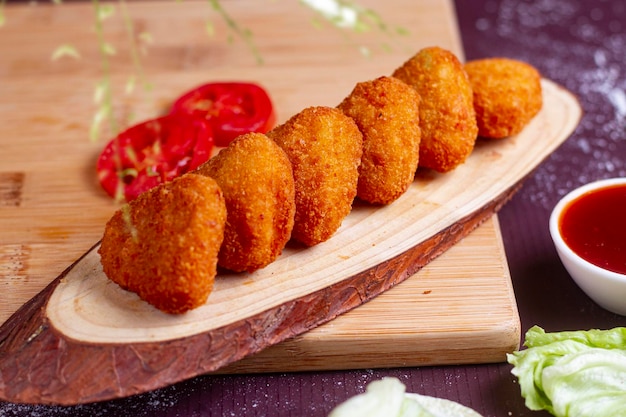 Photo close-up of served food on table