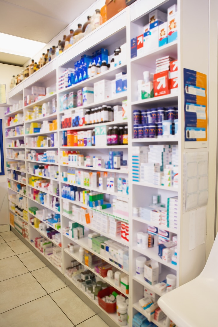 Photo close up of shelves of drugs