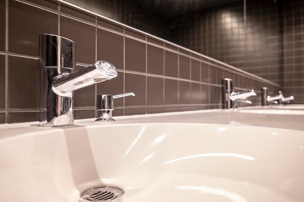 Photo close-up of sink in bathroom