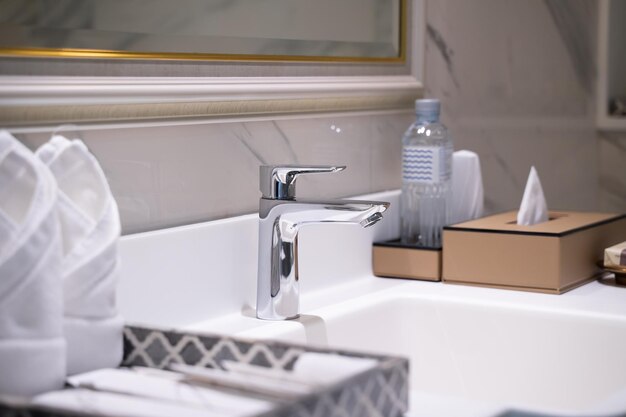 Photo close-up of sink in bathroom