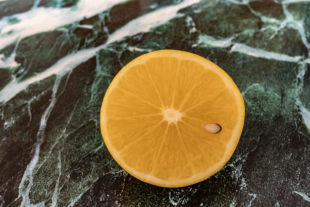 Photo close up sliced lemon on floor