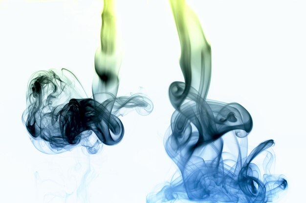 Photo close-up of smoke against white background