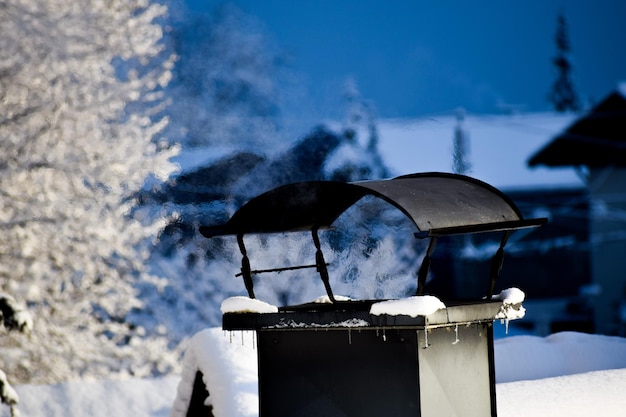 Foto prossimo piano di terreno coperto di neve