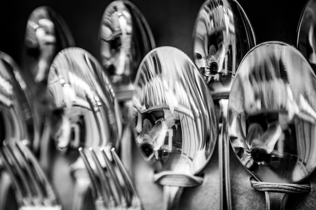 Photo close-up of spoons and forks