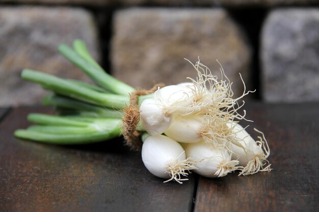 Foto prossimo piano delle cipolle di primavera