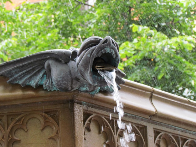 Foto prossimo piano della statua