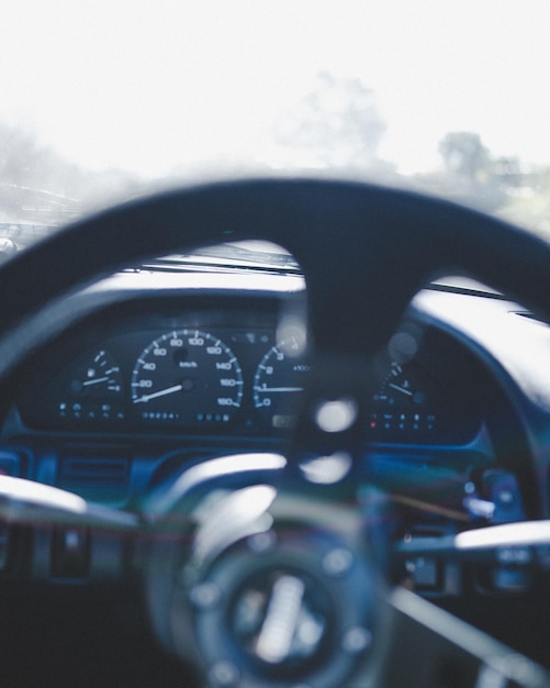 Photo close-up of steering wheel in car