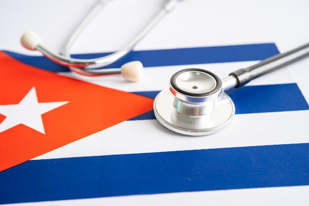 Photo close-up of stethoscope on table