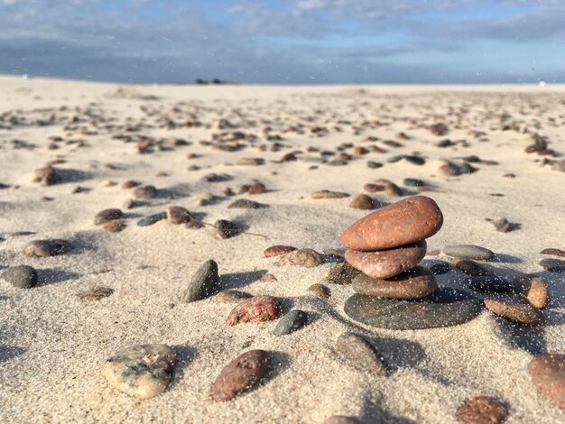 Photo close-up of stones on beach