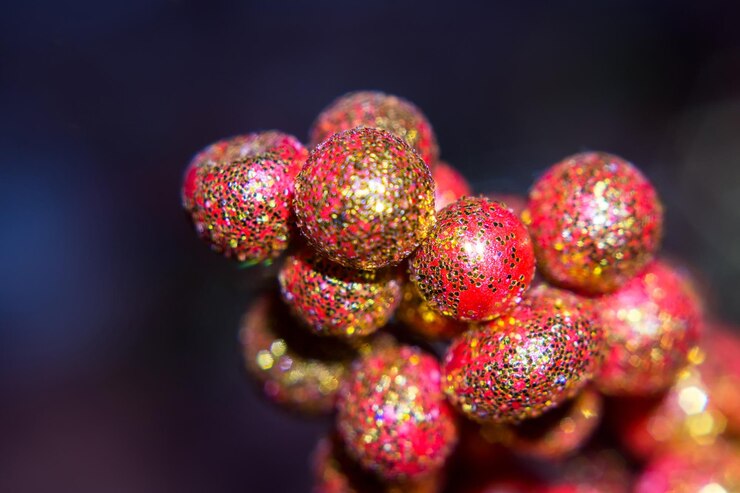 Photo close-up of strawberries on table