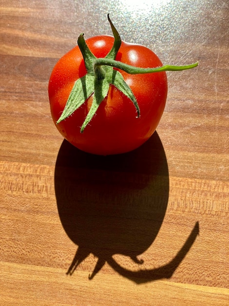 Photo close-up of strawberry on table