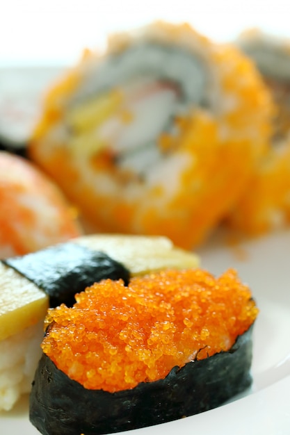 Foto chiuda sul sushi, alimento del giappone.