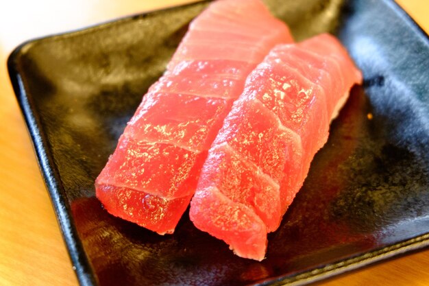 Photo close-up of sushi on plate