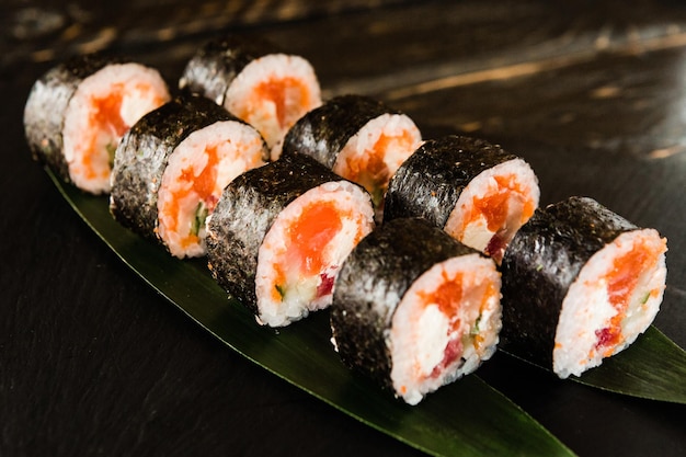 Photo close-up of sushi served in plate