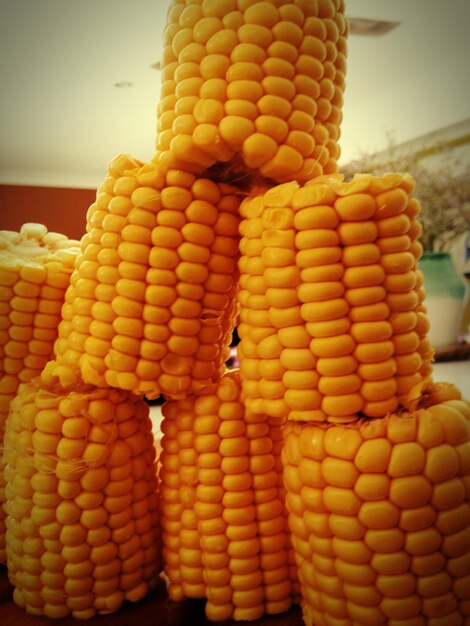 Photo close-up of sweetcorn stack at home