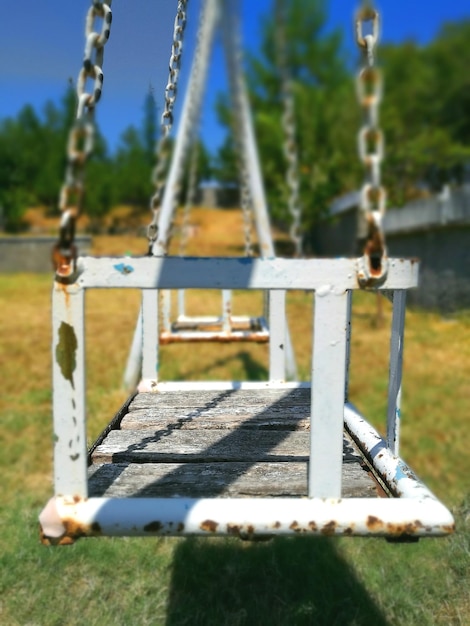 Photo close-up of swing on grass