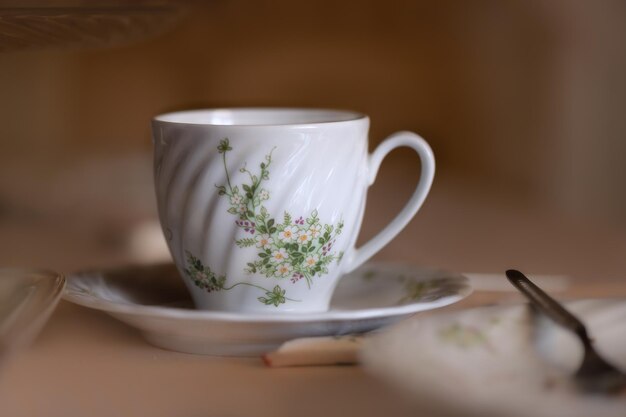 Close-up di una tazza di tè sul tavolo