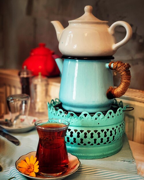 Photo close-up of tea cup on table