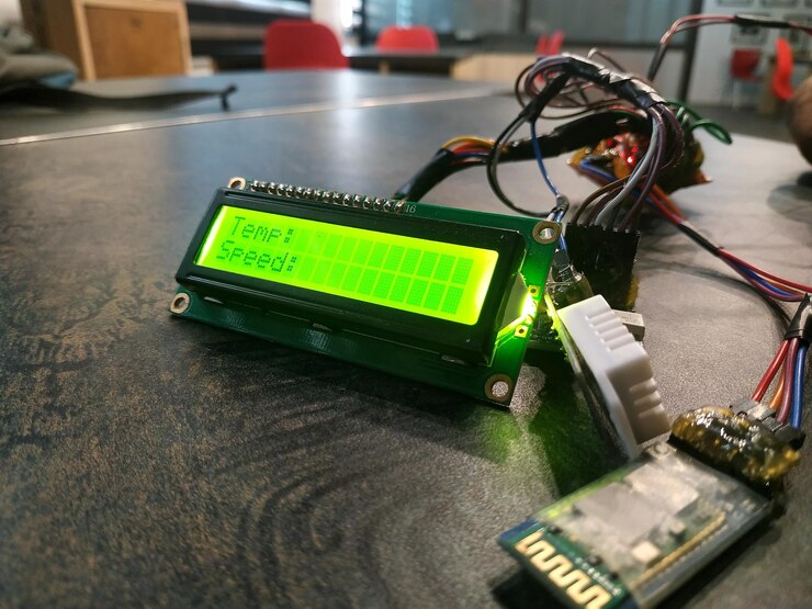 Photo close-up of technology on table