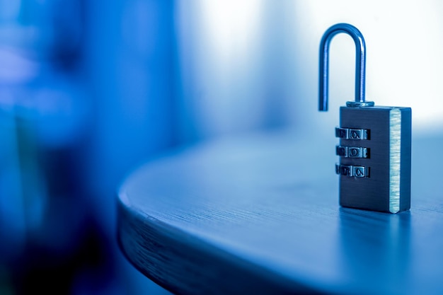 Photo close-up of telephone booth on table