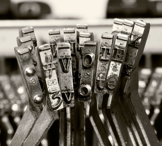 Foto prossimo piano del testo sul tavolo