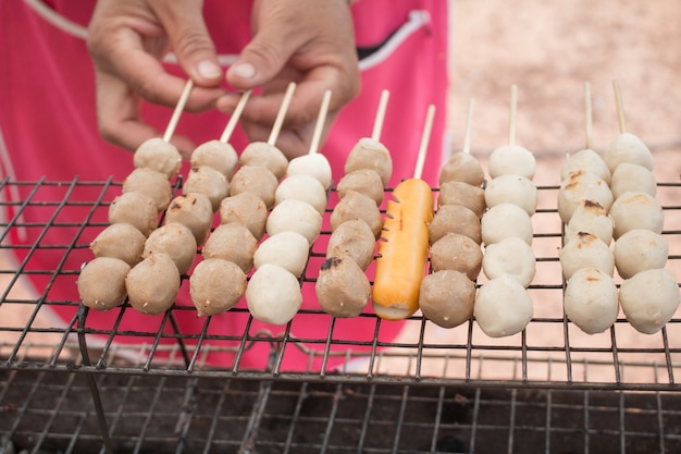 タイの通りの食べ物のクローズアップ。