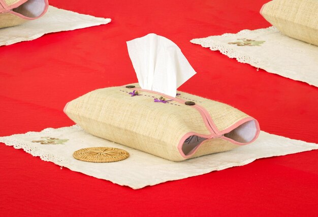 Photo close-up of tissue paper on table