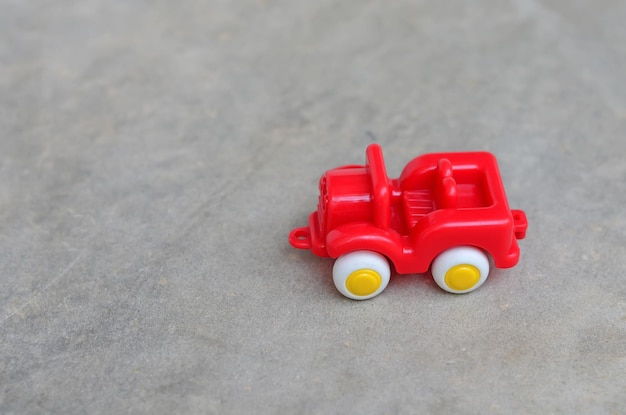 Photo close-up of toy car on table