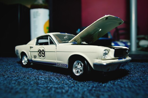 Photo close-up of toy car