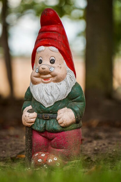 Photo close-up of toy on ground