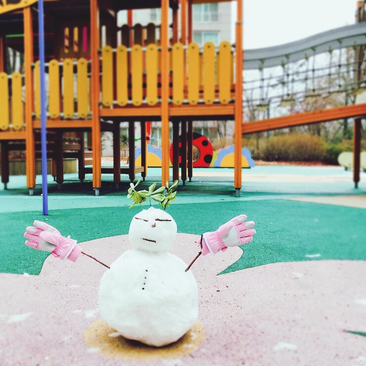 Photo close-up of toy on table at playground