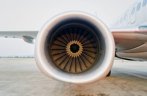 写真 エンジン飛行機の背景のタービンを閉じます