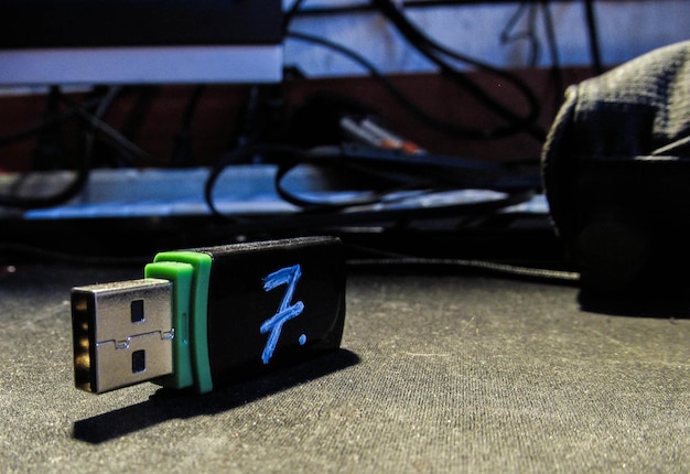 Photo close-up of usb stick on table