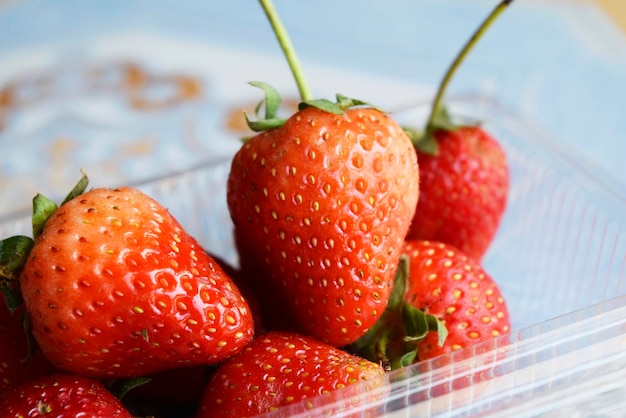 Close-up van aardbeien in containers