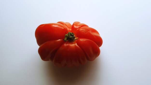 Foto close-up van aardbeien op een witte achtergrond