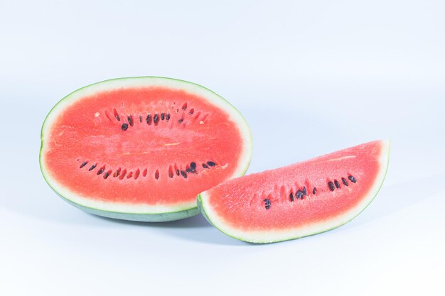 Close-up van aardbeien tegen een witte achtergrond