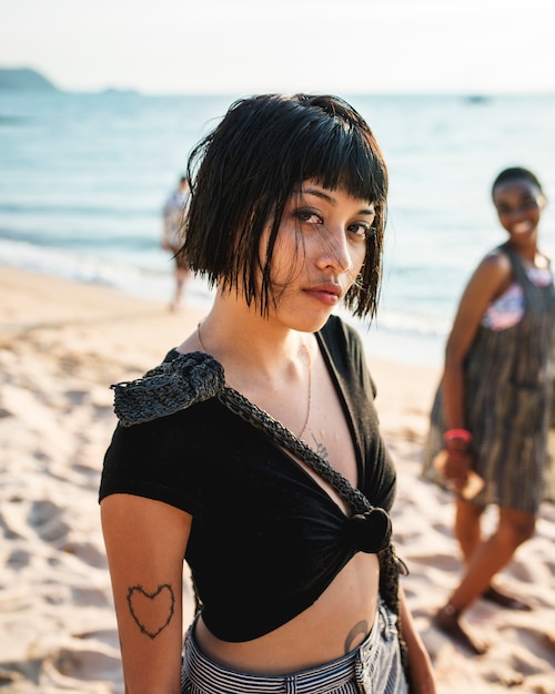 Close-up van Aziatische vrouw op het strand