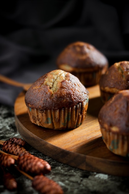 Close-up van bananen cupcakes op tafel