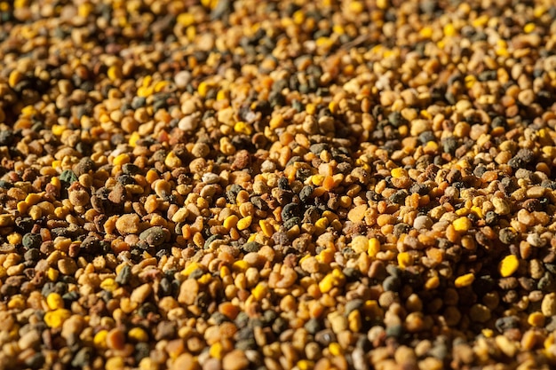 Close-up van bijenpollen biologisch medicinaal voedsel bovenaanzicht