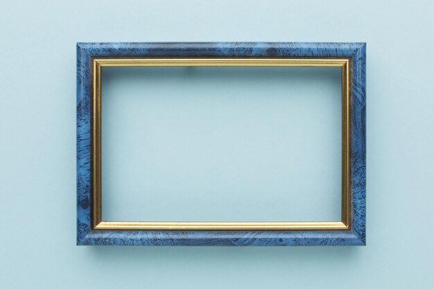 Close-up van blauwe kunst op witte achtergrond