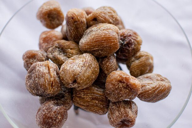 Foto close-up van brood op tafel