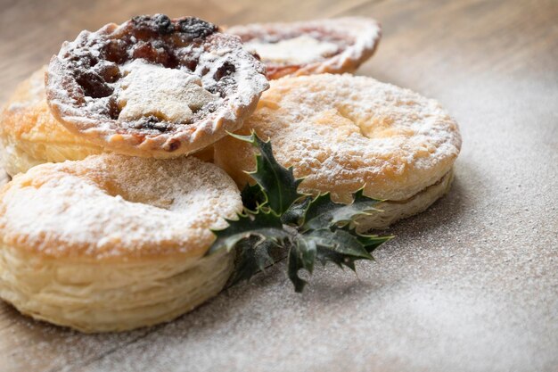 Foto close-up van brood op tafel