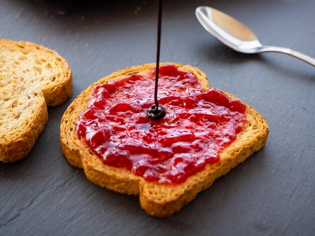 Close-up van brood op tafel